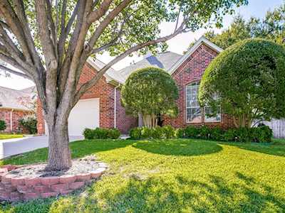 2608 Briargrove Drive Hurst, TX 76054