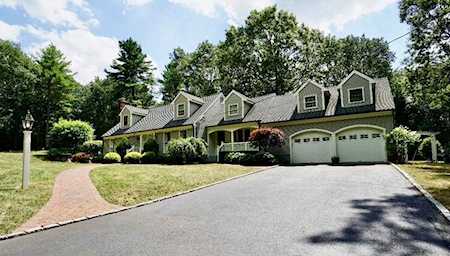 18 Abbott Road Dover, MA 02030