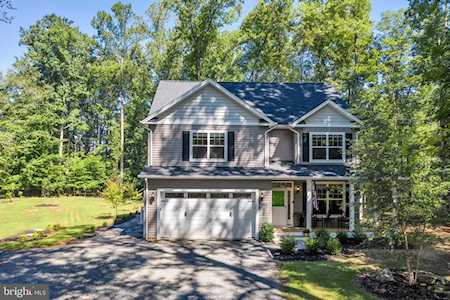 7048 Wintergreen Ct Warrenton, VA 20187