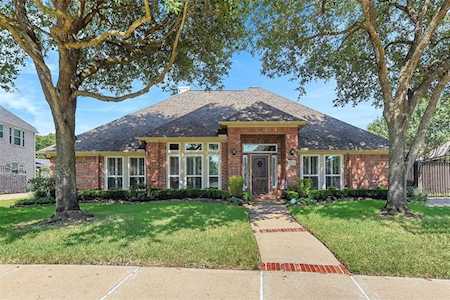 5326 Indian Shores Ln Houston, TX 77041