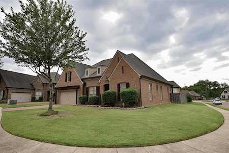 8727 Brunswick Forest Dr Bartlett, TN 38133