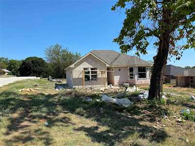 709 W Elm Street Denison, TX 75020