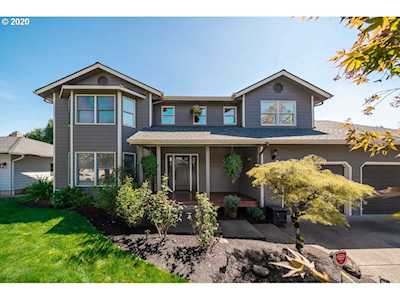 3758 NE Silverstone Dr Salem, OR 97305