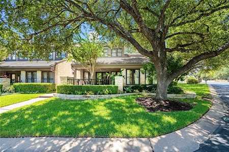109 Birdie Dr The Hills, TX 78738