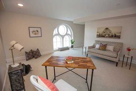 151 High St #2D Newburyport, MA 01950