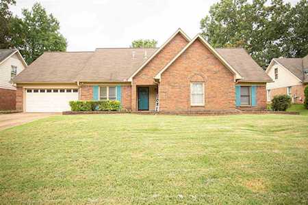 8911 Magnolia Leaf Cv Memphis, TN 38018