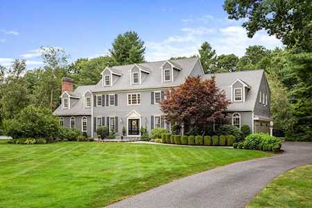 21 Presidential Dr Southborough, MA 01772