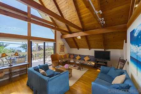 1351 Neptune Ave Encinitas, CA 92024