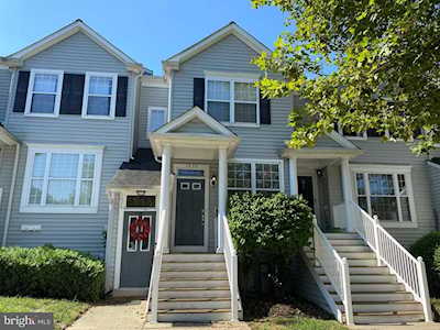 1624 Fallowfield Ct Crofton, MD 21114