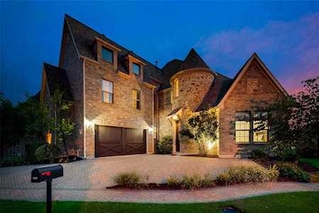6825 Chase Street North Richland Hills, TX 76182