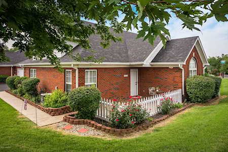 5516 Grey Hawk Cir Louisville, KY 40219
