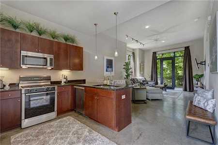 2525 S Lamar Blvd #218 Austin, TX 78704