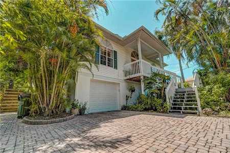 121 Shoreland Dr Osprey, FL 34229