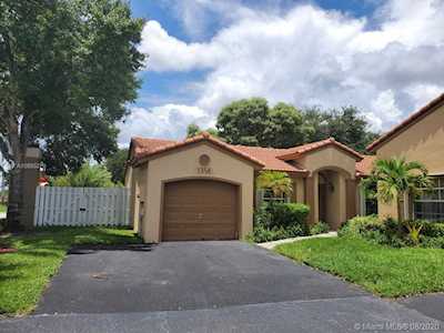 1358 NW 125th Ter Sunrise, FL 33323