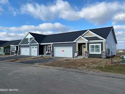 3487 SW Pleasant River St #22 Wyoming, MI 49418