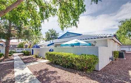 2021 Chertsey Dr #A Las Vegas, NV 89108