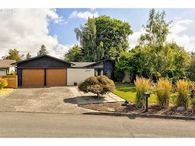 2835 SW Collins Ct Portland, OR 97219