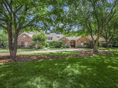1369 Lakeview Drive Southlake, TX 76092