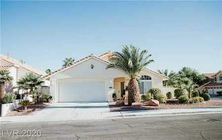 2044 Summit Pointe Dr Las Vegas, NV 89117