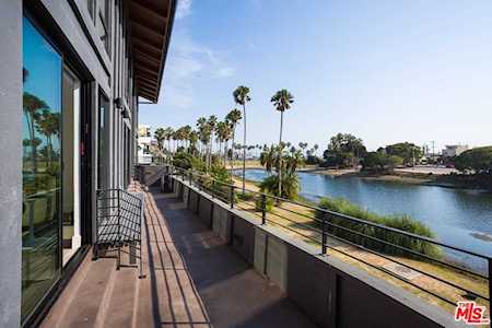 6505 Esplanade #2 Playa Del Rey, CA 90293