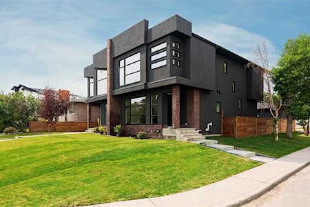 4105 15 Ave SW Calgary, AB T3C 0Y9