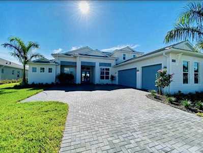 17761 Lucaya Dr Bradenton, FL 34202