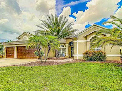 417 Grand Reserve Dr Davenport, FL 33837