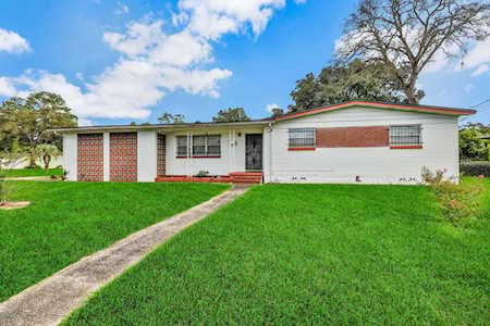 6221 Regiment Dr Jacksonville, FL 32277