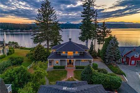 Poulsbo Waterfront Homes (Local Waterfront Specialists)