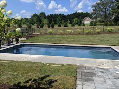1131 Claires Creek Ln Davidson, NC 28036