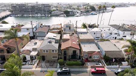 174 Claremont Avenue Long Beach, CA 90803