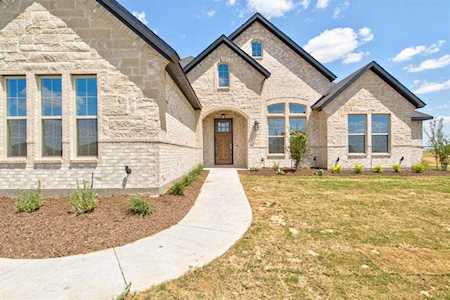 320 El Pescado Godley, TX 76044