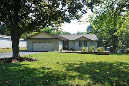 506 S Spring Lake Rd Mahomet, IL 61853