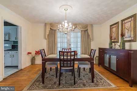 218 Weymouth St Upper Marlboro, MD 20774