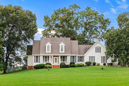 1050 Shelton Rd Charlotte, TN 37036