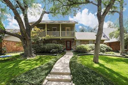 9030 Summer Glen Lane Dallas, TX 75243
