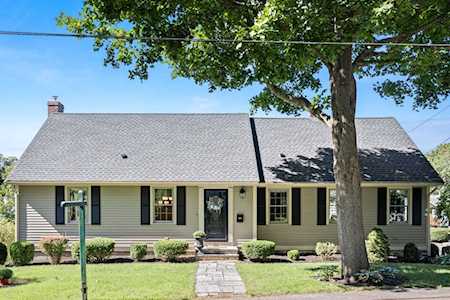 92 Hartshorn Street Reading, MA 01867