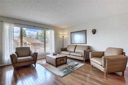 156 Ranch Estates Dr NW Calgary, AB T3G 1K4