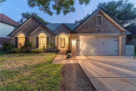 3217 Silk Oak Dr Austin, TX 78748