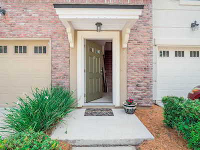 4532 Capital Dome Dr Jacksonville, FL 32246