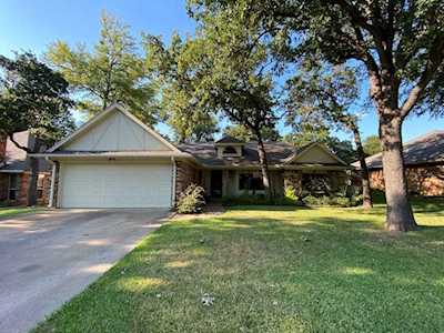 7513 Woodhaven Drive North Richland Hills, TX 76182