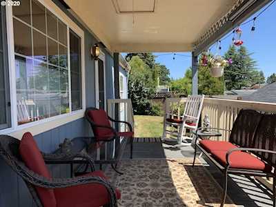 1211 W C Ave La Center, WA 98629
