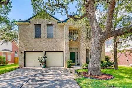 8504 Axis DR Austin, TX 78749