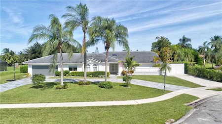 21059 Sweetwater Ln Boca Raton, FL 33428
