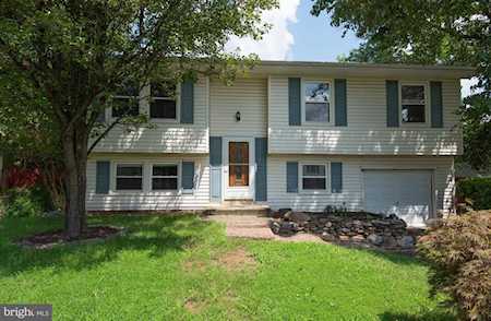 1006 Christmas Ln Gambrills, MD 21054