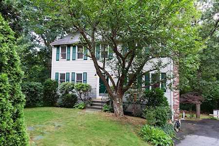 36 Raymond Way Ashland, MA 01721
