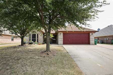 6708 Cheatham Drive Watauga, TX 76148