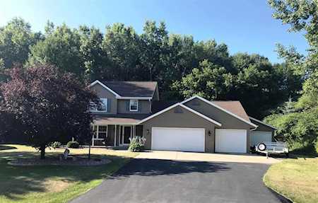 2115 Meadow Heights Trl Suamico, WI 54313