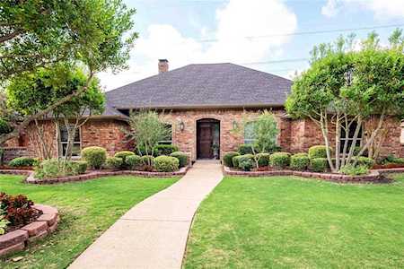 2112 Apple Valley Road Plano, TX 75023