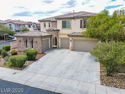 10033 Hollenbeck St Las Vegas, NV 89178